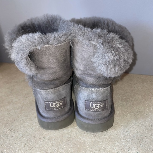 Ugg boots girls size 2 side button used grey leather - Picture 5 of 9
